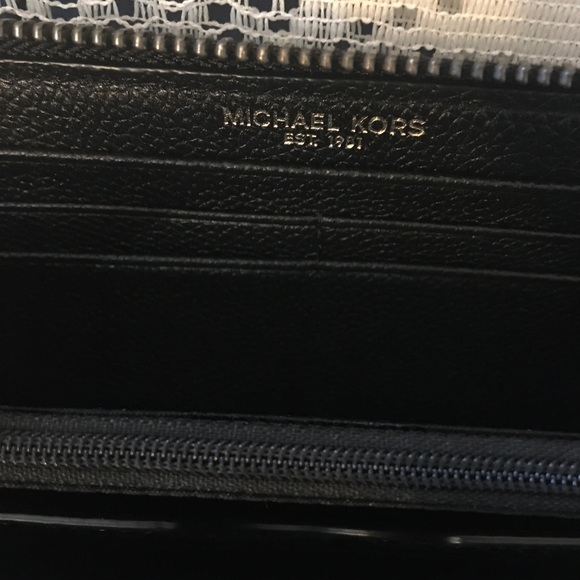 NWT Michael Kors 36T7LRUE3L Russel Tech Zip Around Leather Wallet - Picture 5 of 9